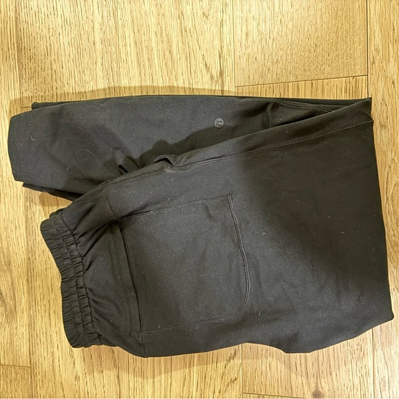 Men's Lululemon Soft Jersey Tapered Pants - Black - Picture 4 of 6